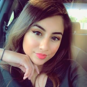 Meet your Posher, Anahi